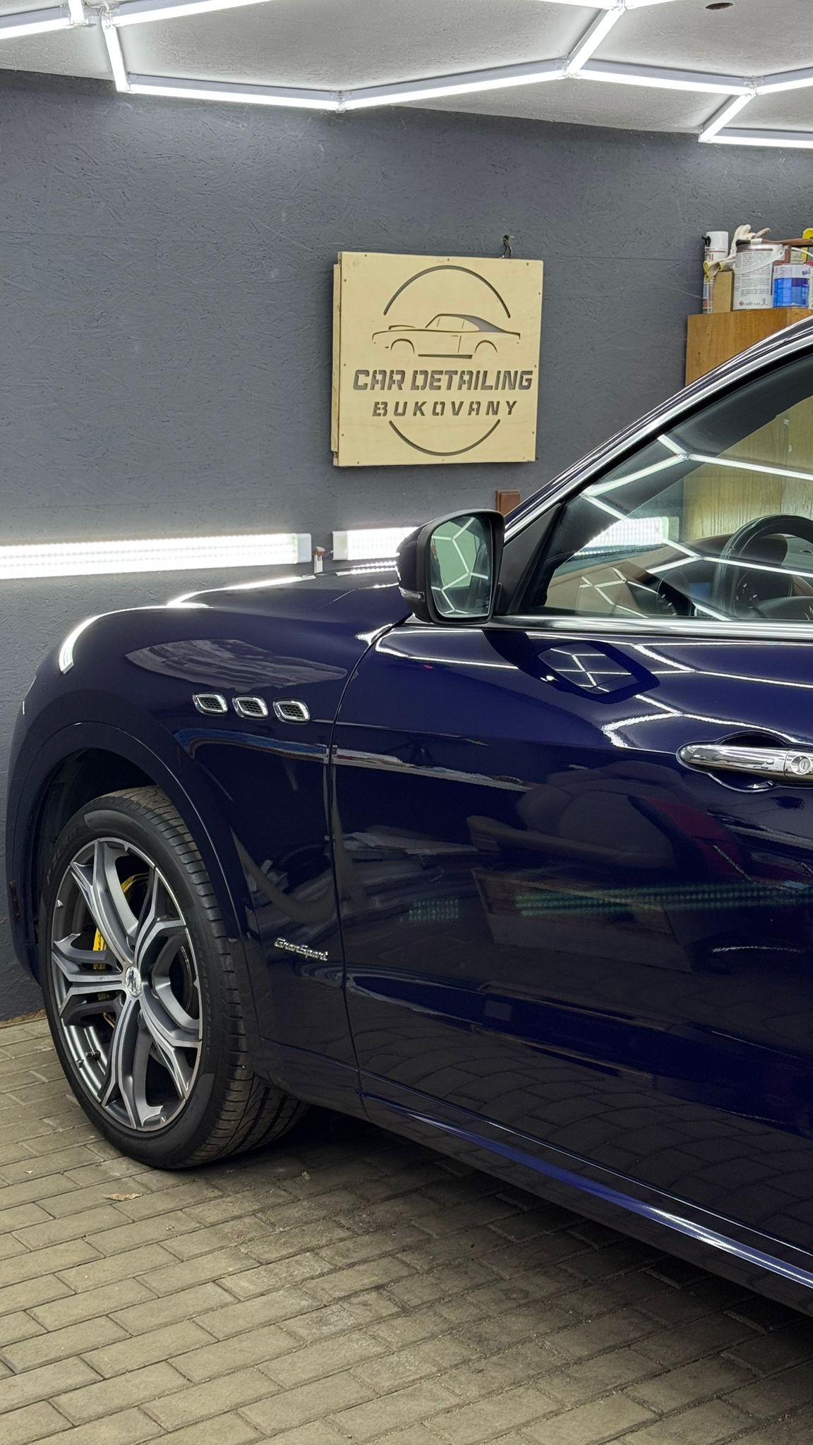 Luxusní vůz detail karoserie