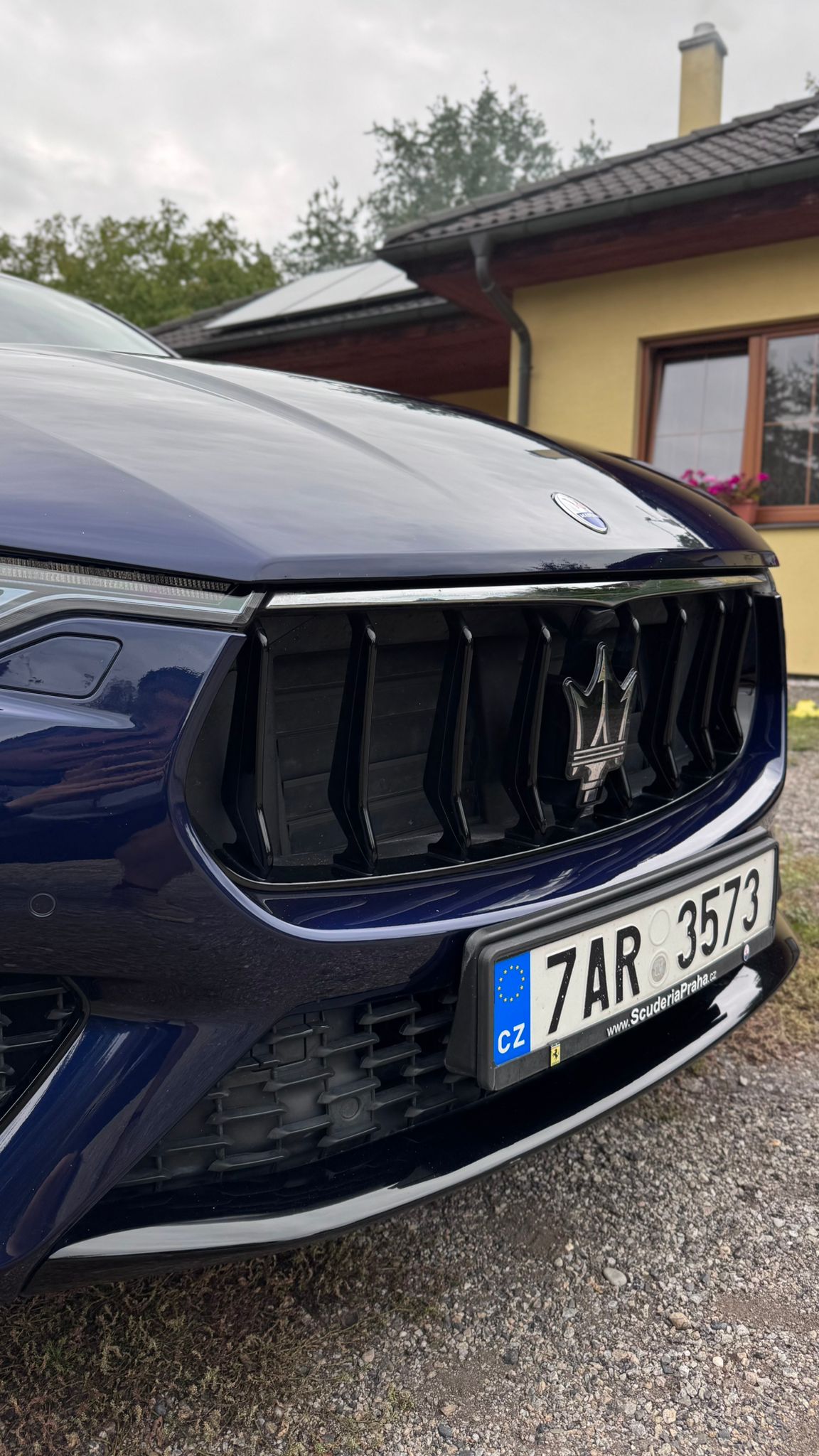 Maserati maska chladiče